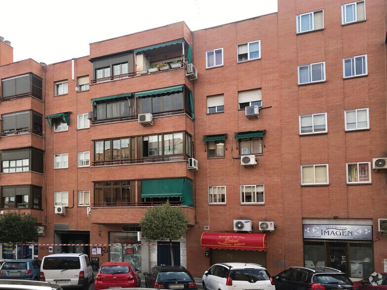 Immeuble residentiel dans San Fernando de Henares, Madrid à vendre - Photo de l’immeuble – Image 1 sur 2