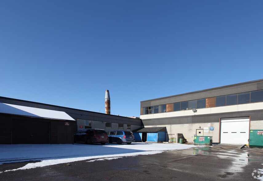 222 Snidercroft Rd, Concord, ON à louer - Photo de l’immeuble – Image 2 sur 9