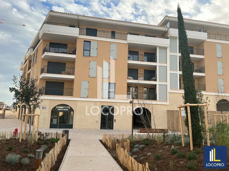 Local commercial dans Aix-en-Provence à louer - Photo de l’immeuble – Image 1 sur 5