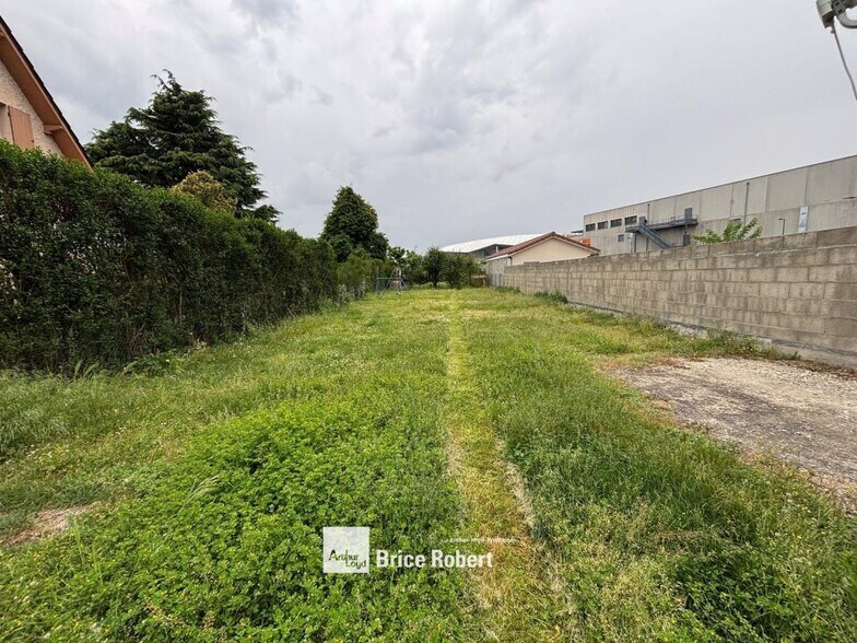 6 Rue De La République, Meyzieu à vendre - Photo de l’immeuble – Image 1 sur 4