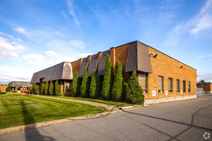 1600-1650 Boul Saint-Régis, Dorval, QC à vendre - Photo de l’immeuble – Image 3 sur 5
