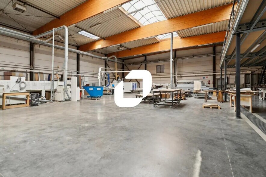 Local d’activités dans Tourcoing à louer - Photo de l’immeuble – Image 1 sur 20