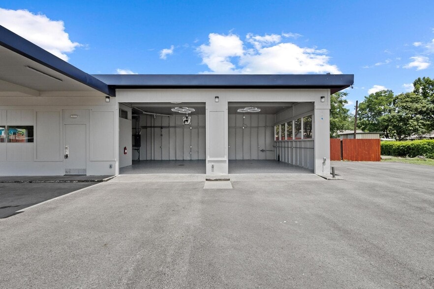 1905 E Lamar St, Sherman, TX à louer - Photo de l’immeuble – Image 3 sur 27