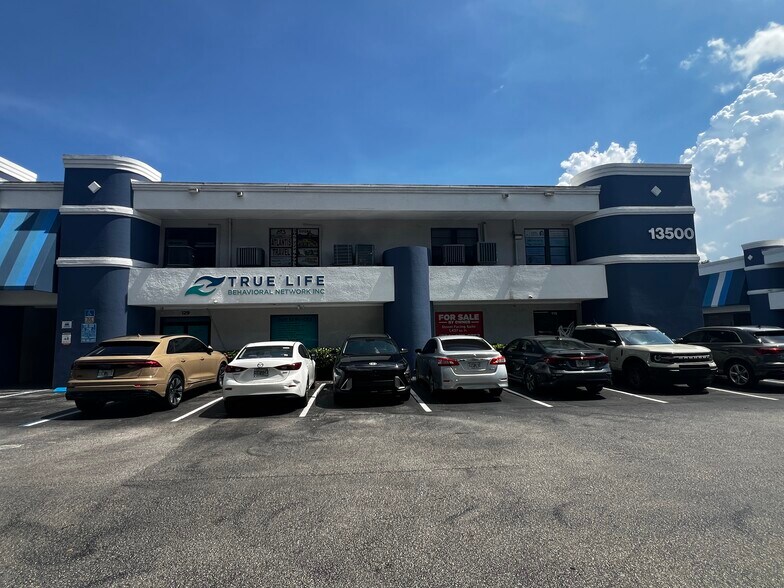 13500 SW 88th St, Miami, FL à vendre - Photo de l’immeuble – Image 2 sur 73