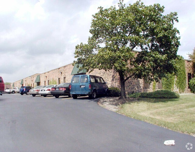 33-47 Chestnut Ave, Westmont, IL à louer - Photo principale – Image 1 sur 2