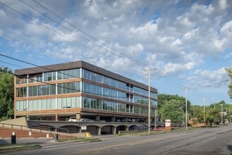 601 E 63rd St, Kansas City, MO à louer Photo principale– Image 1 sur 12