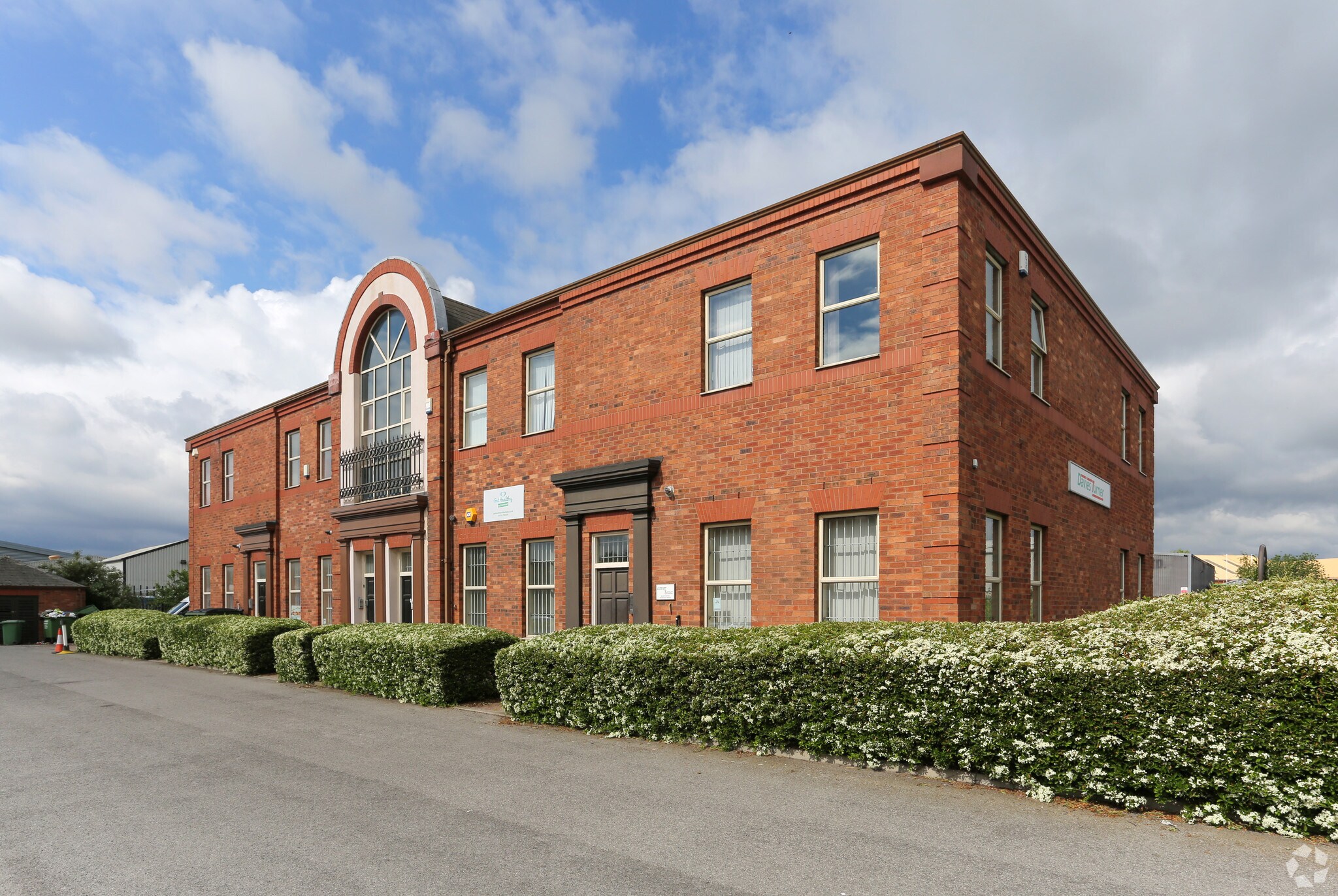 Taylors Ct, Rotherham à louer Photo principale– Image 1 sur 4