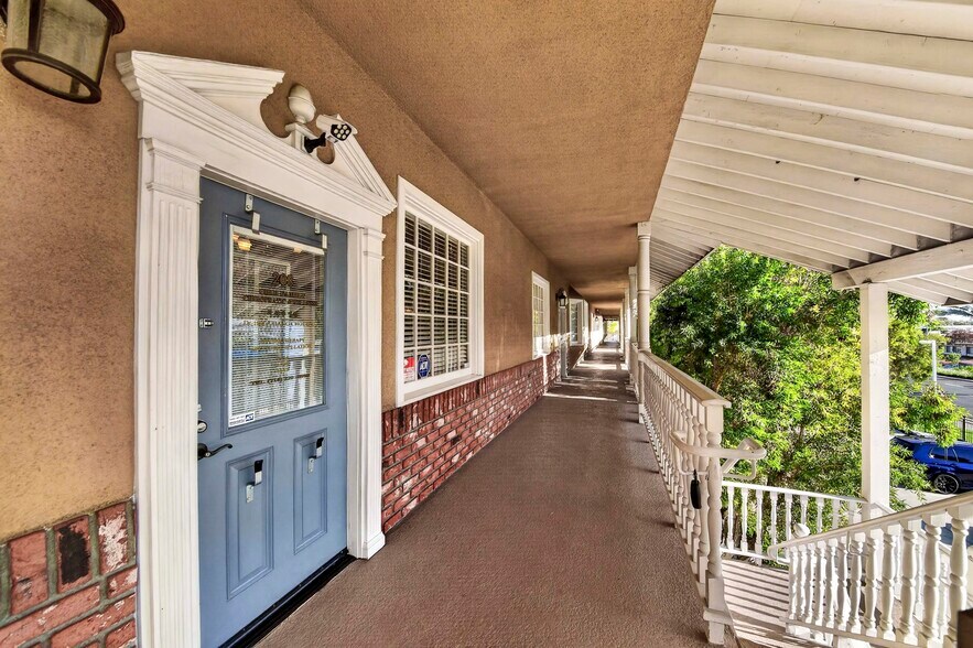 408 S Beach Blvd, Anaheim, CA à vendre - Photo de l’immeuble – Image 2 sur 17