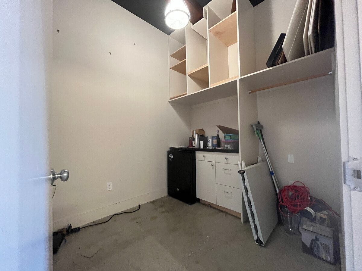 700-706 Gilman St, Berkeley, CA 94710 - Lot 700 & 702 - - Photo intérieure - Image 1 of 26