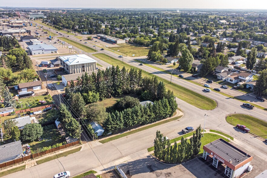 3302 50 Av, Lloydminster, AB à vendre - Photo de l’immeuble – Image 3 sur 15