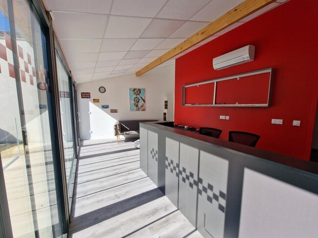 Plus de détails pour Local commercial à vendre