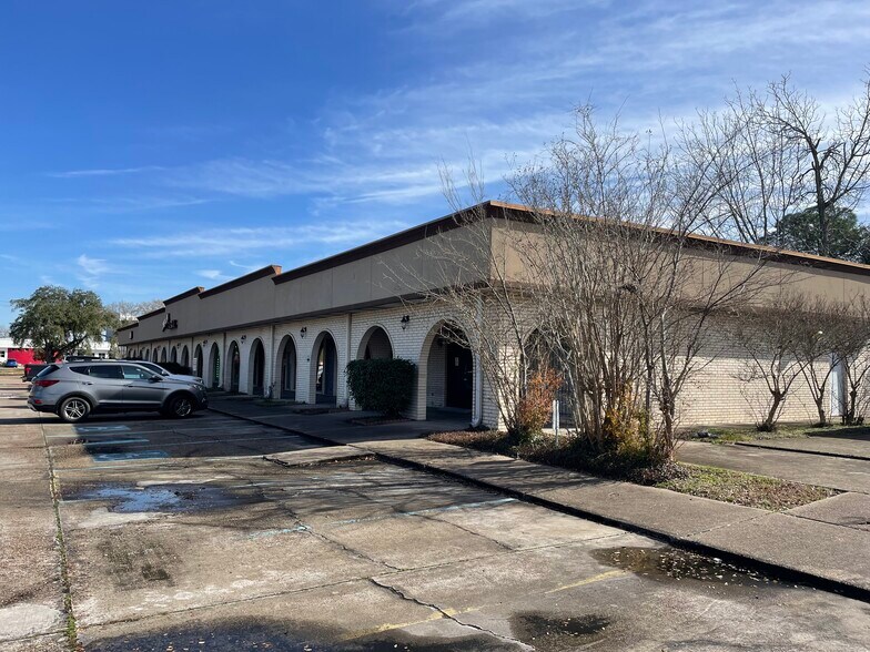 17400 El Camino Real, Houston, TX à louer - Photo de l’immeuble – Image 2 sur 5