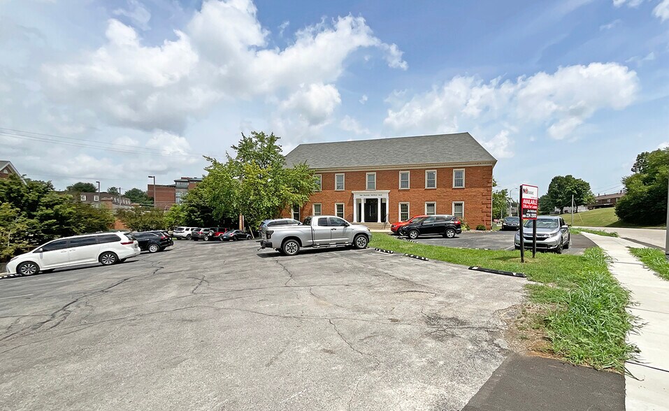 1025 Dove Run Rd, Lexington, KY à louer - Photo de l’immeuble – Image 3 sur 8