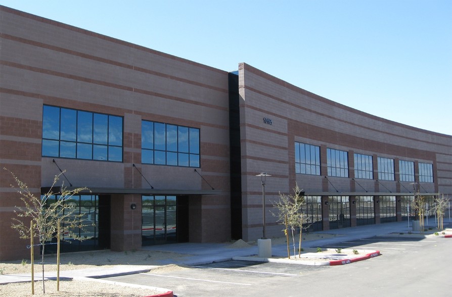 10165 E Hampton Ave, Mesa, AZ à louer - Photo principale – Image 1 sur 3