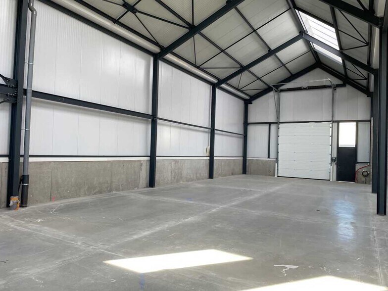 Industriel/Logistique dans Toussieu à vendre - Photo de l’immeuble – Image 1 sur 5