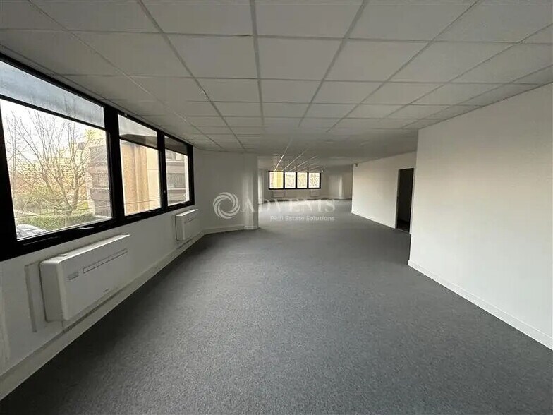 Bureau dans Créteil à louer - Photo de l’immeuble – Image 3 sur 6