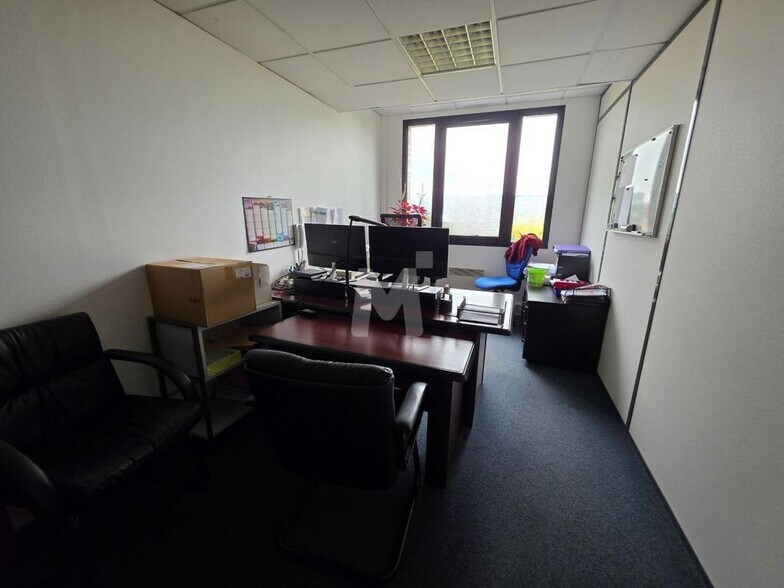 Bureau dans Évry-Courcouronnes à vendre - Photo intérieure – Image 3 sur 9