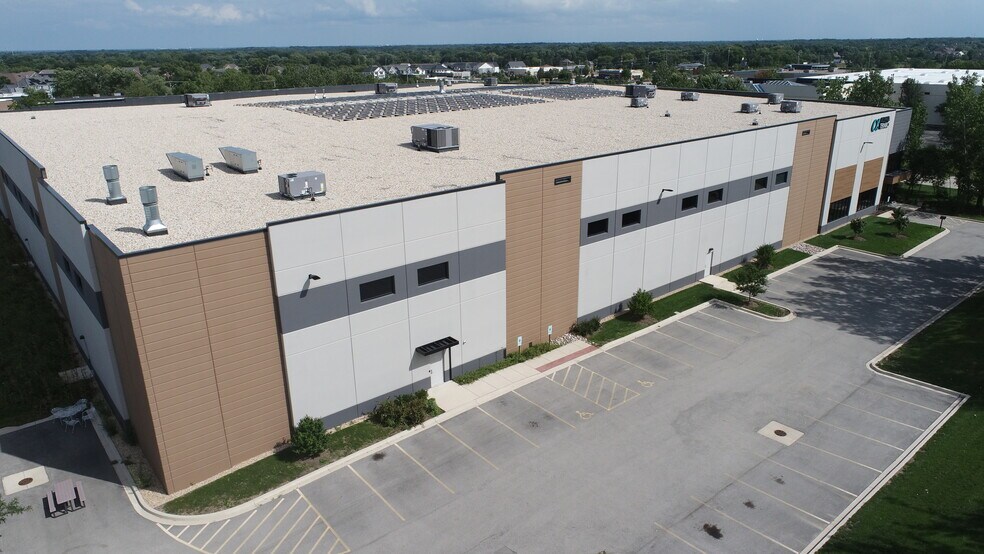 1400 Rose Rd, Lake Zurich, IL à louer - Photo de l’immeuble – Image 3 sur 17