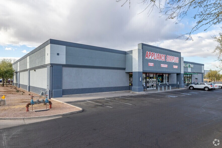 4645 E Broadway Rd, Phoenix, AZ à louer - Photo de l’immeuble – Image 3 sur 16