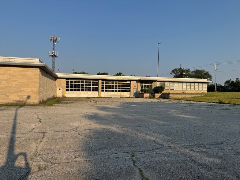 2941 Moose Trl, Elkhart, IN à vendre - Photo de l’immeuble – Image 2 sur 16