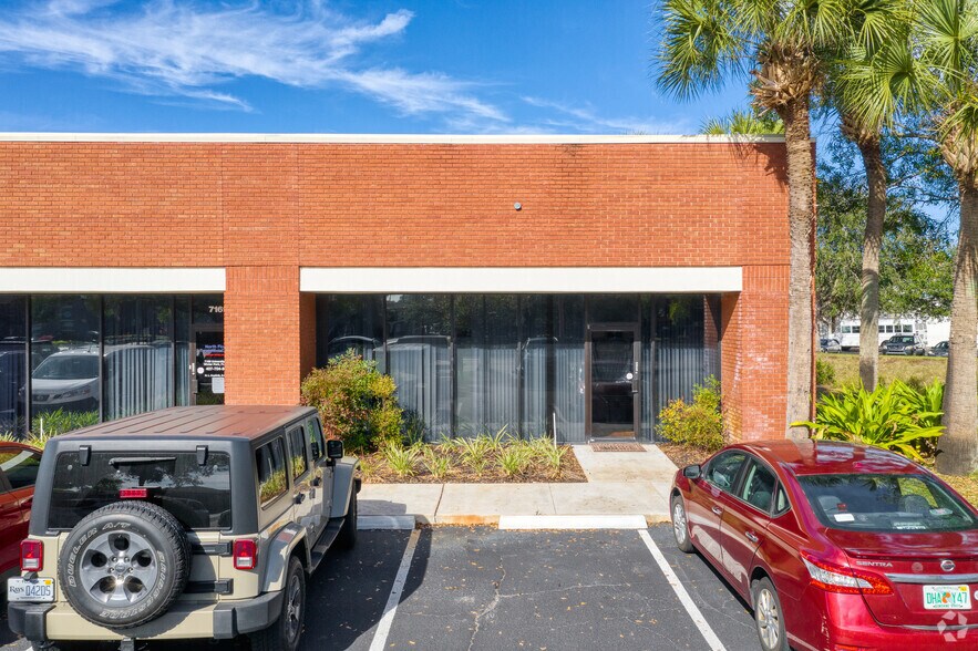 7151 University Blvd, Winter Park, FL à louer - Photo de l’immeuble – Image 3 sur 5