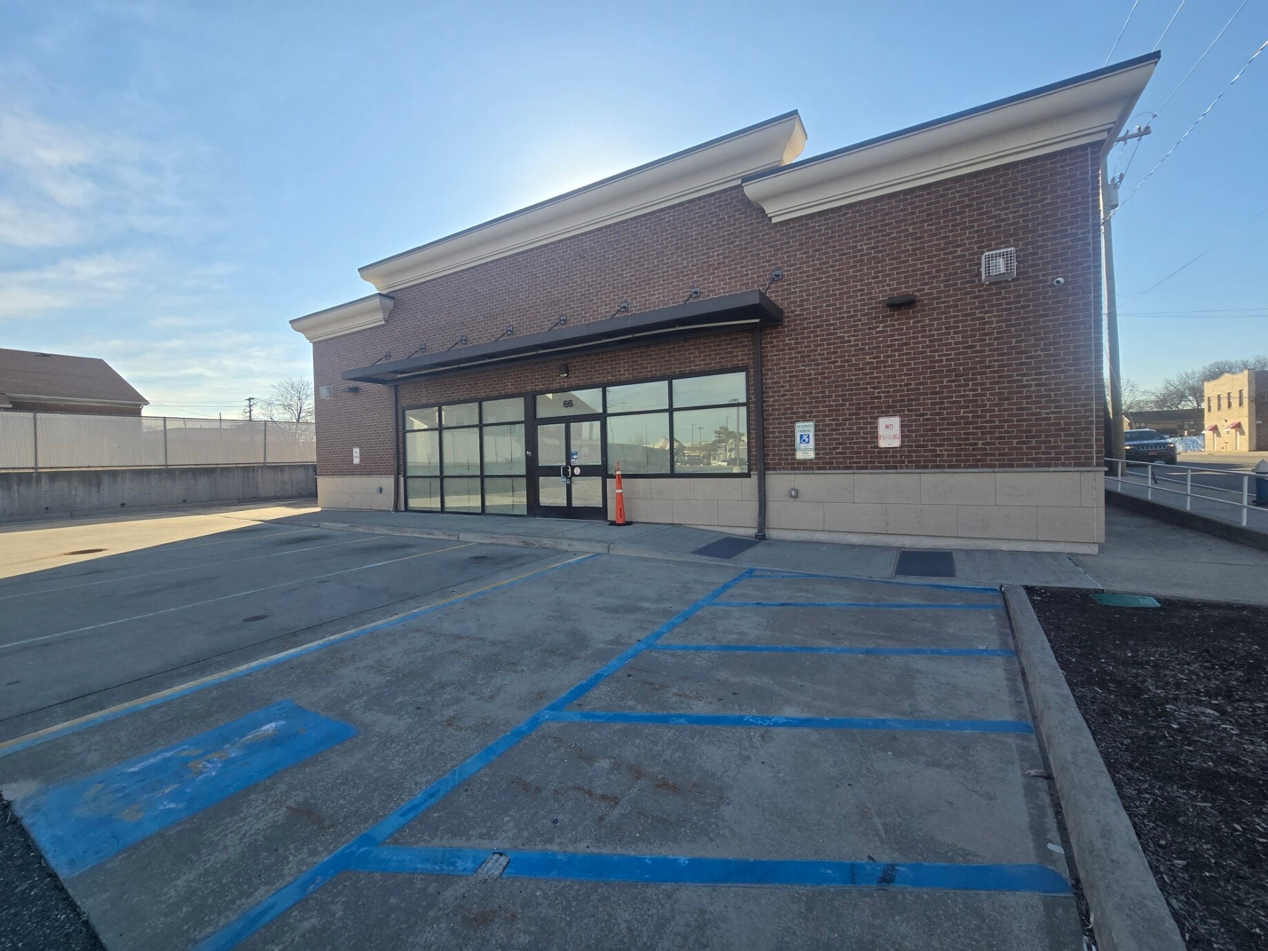 66 S Franklin St, Hempstead, NY à louer Photo de l’immeuble– Image 1 sur 32