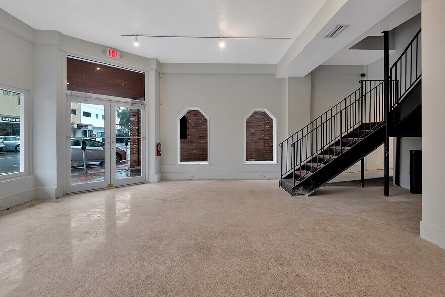 910 NE 19th Ave, Fort Lauderdale, FL à vendre - Photo de l’immeuble – Image 2 sur 17