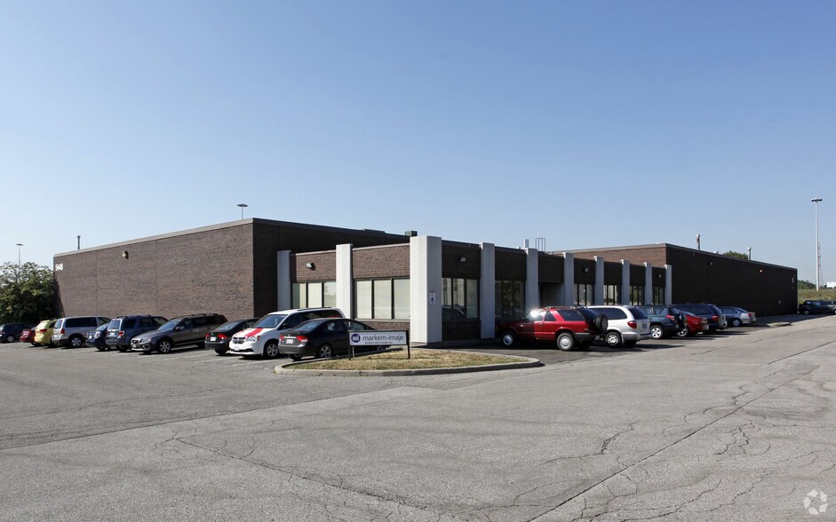 5448 Timberlea Blvd, Mississauga, ON à louer - Photo principale – Image 1 sur 2