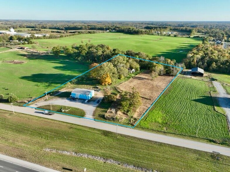 4665 Hopkinsville Rd, Cadiz, KY à vendre - Photo de l’immeuble – Image 2 sur 7