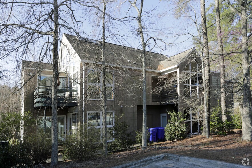 976 Martin Luther King Jr Blvd, Chapel Hill, NC à louer - Photo de l’immeuble – Image 2 sur 15