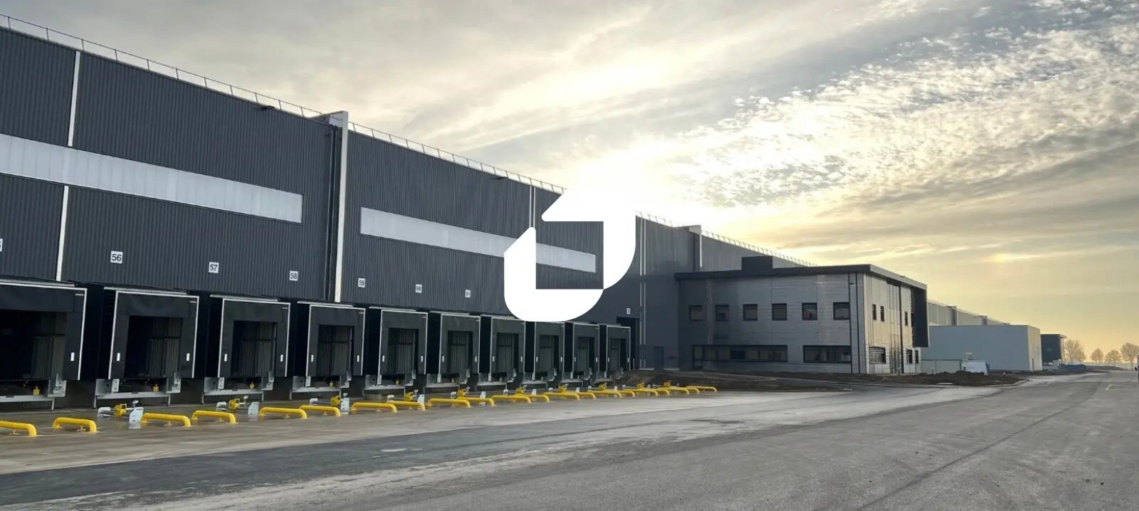 Industriel/Logistique dans Ablaincourt-Pressoir à louer Photo de l’immeuble– Image 1 sur 8