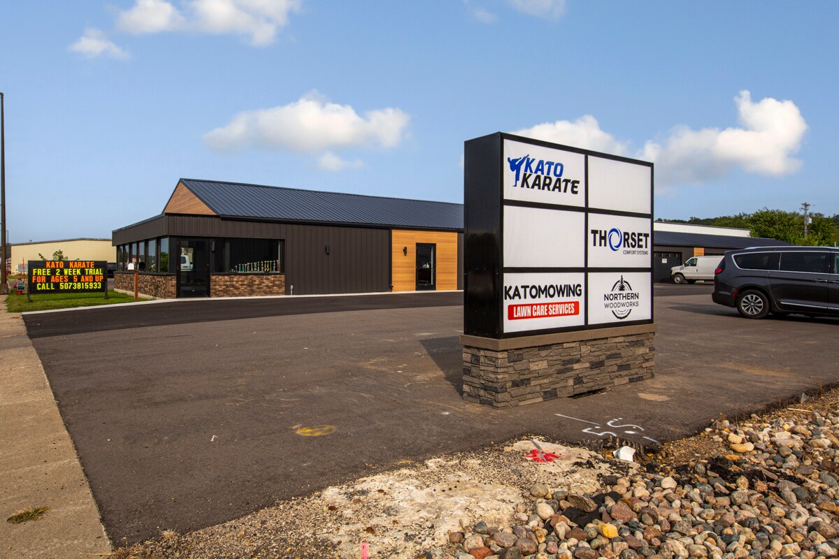 1215 N Riverfront Dr, Mankato, MN à louer Photo de l’immeuble– Image 1 sur 14