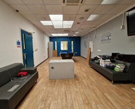 8 Godstone Rd, Caterham à louer Photo intérieure– Image 2 sur 3