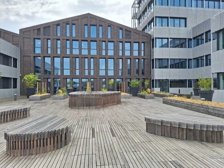 Bureau dans Bordeaux à louer - Photo de l’immeuble – Image 1 sur 10