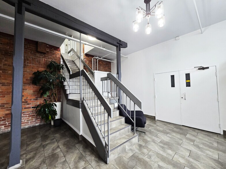 12-18 Byward Market Sq, Ottawa, ON à louer - Hall d’entrée – Image 3 sur 5