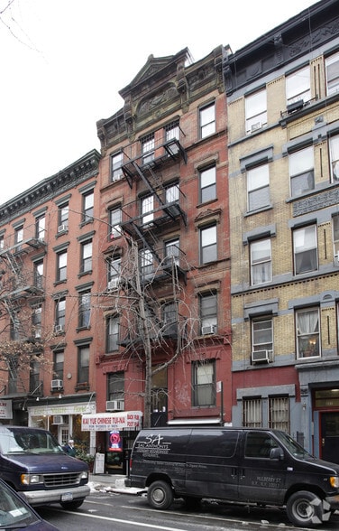 249 E 10th St, New York, NY à louer - Photo principale – Image 1 sur 2