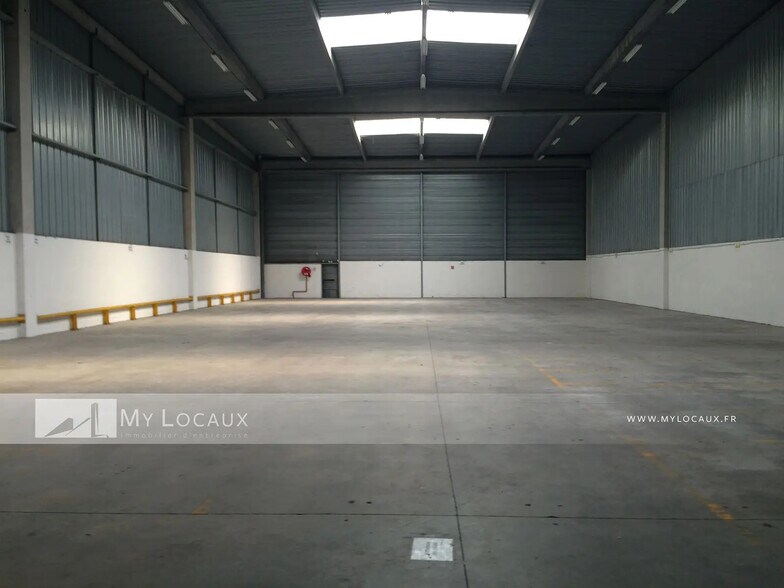Industriel/Logistique dans SAINT-OUEN-L'AUMONE à louer - Photo de l’immeuble – Image 3 sur 6