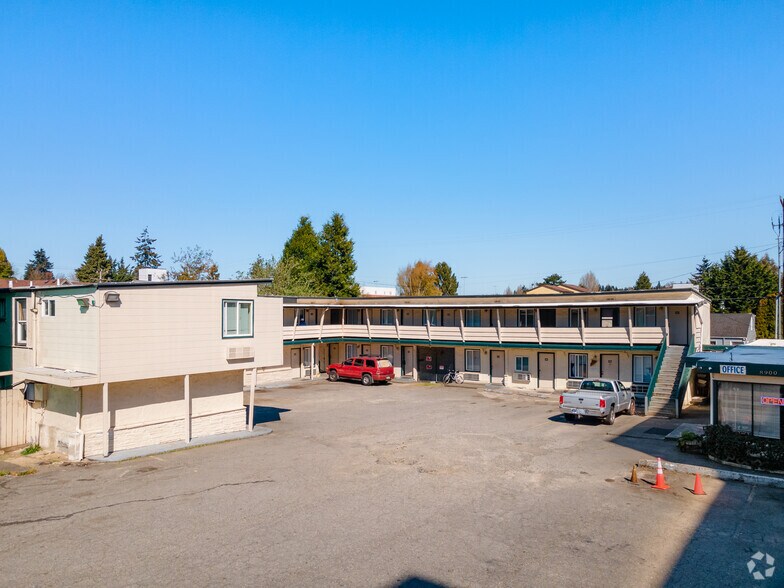 8900 Aurora Ave N, Seattle, WA à vendre - Photo de l’immeuble – Image 3 sur 3