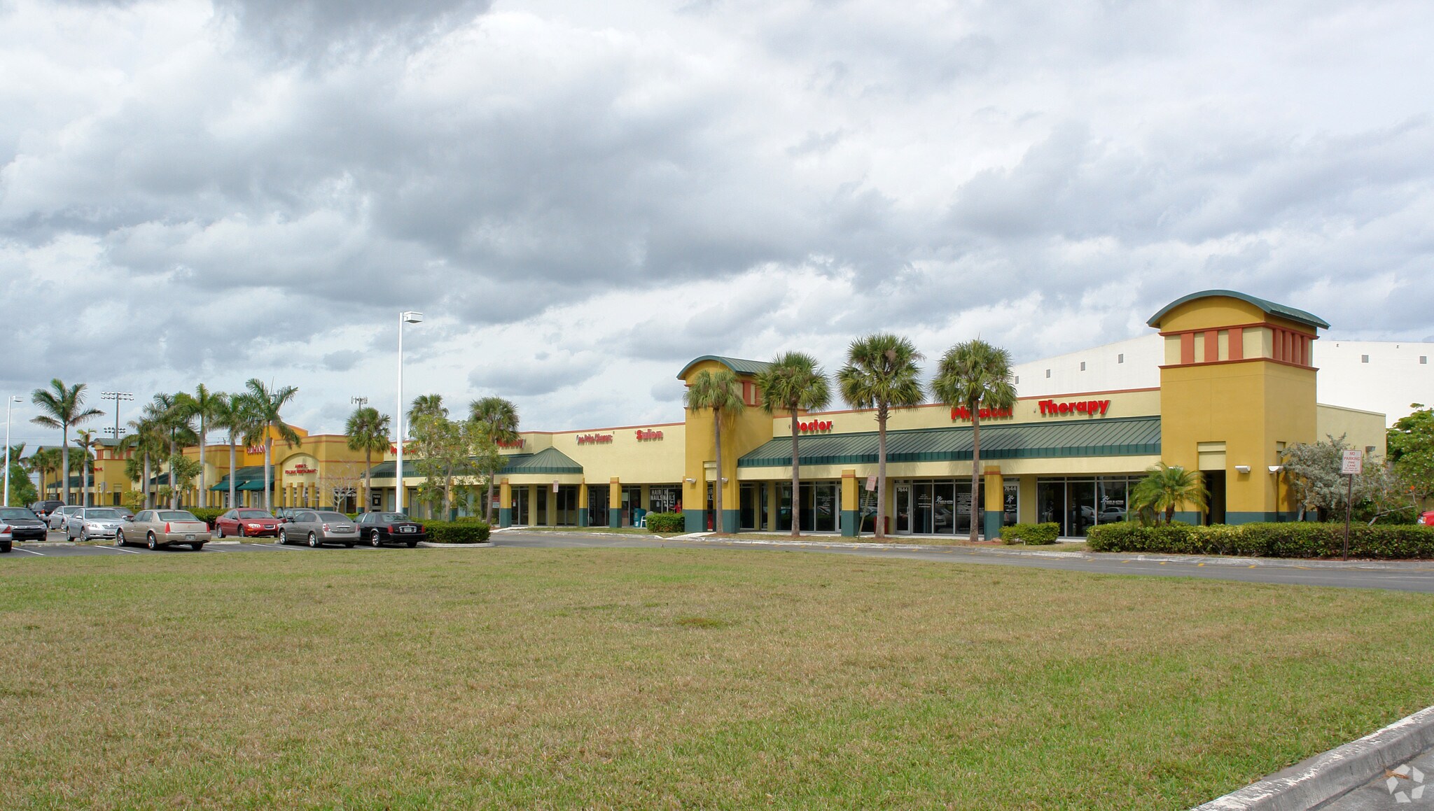 7642-7686 Nob Hill Rd, Tamarac, FL à louer Photo de l’immeuble– Image 1 sur 7