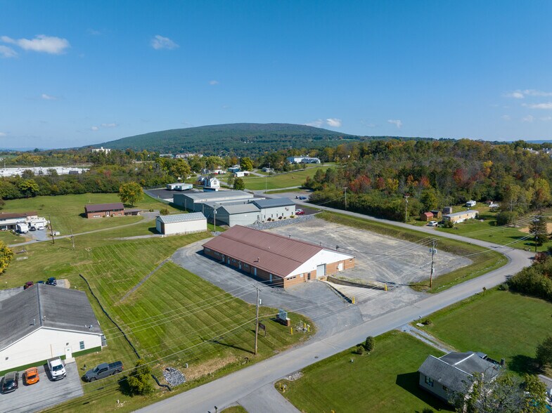 338 Pound Ln, Duncansville, PA à louer - Photo de l’immeuble – Image 1 sur 5