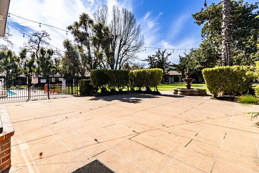 250 Entrada Dr, Novato, CA à louer - Photo de l’immeuble – Image 2 sur 15