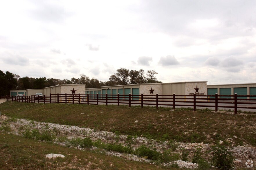 29620 W IH-10, Boerne, TX à louer - Photo de l’immeuble – Image 3 sur 9