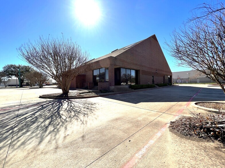 1231 E Belt Line Rd, Richardson, TX à louer - Photo de l’immeuble – Image 2 sur 16