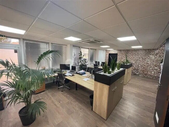 Plus de détails pour Bureau à louer