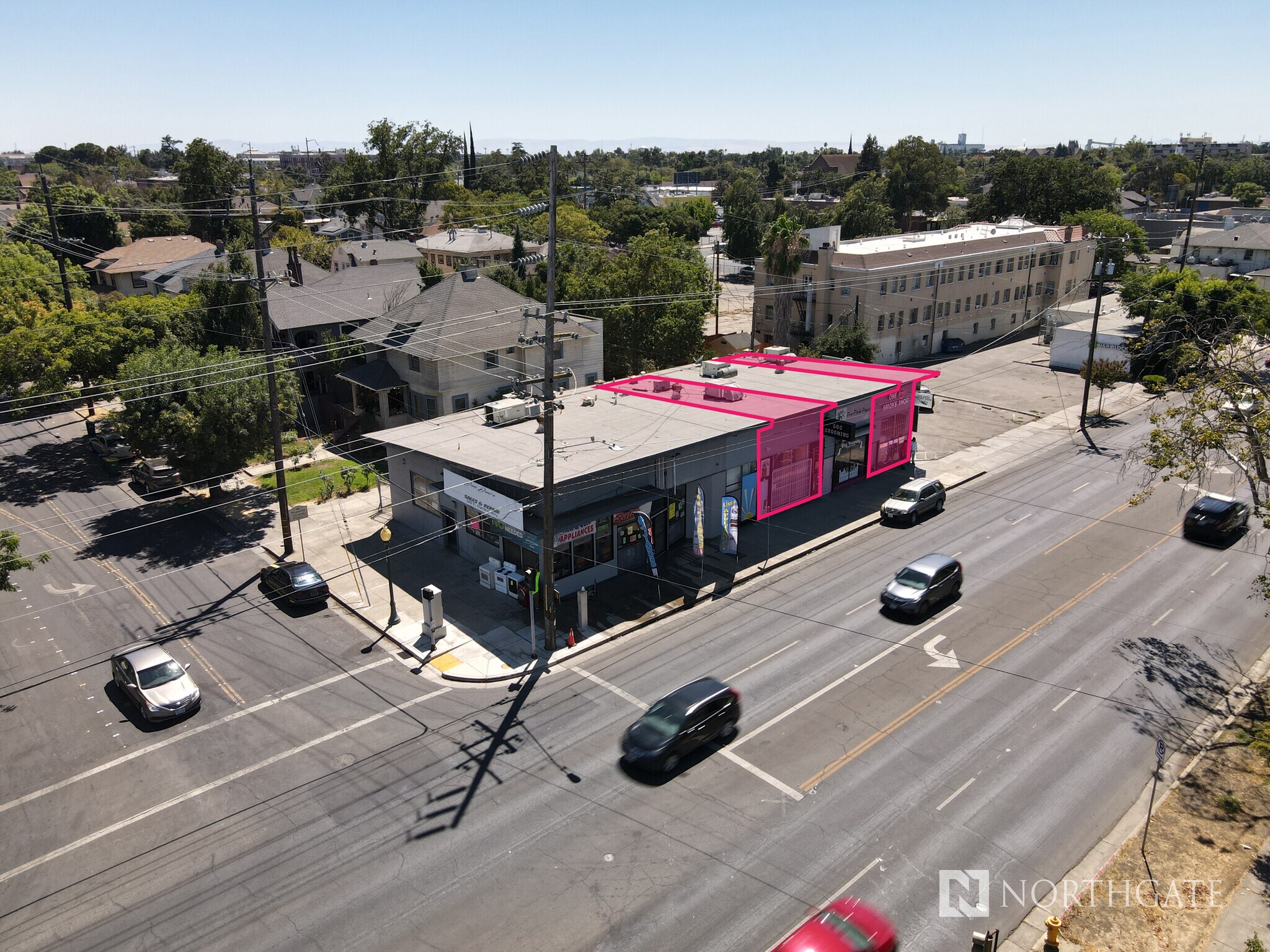 228 E Harding Way, Stockton, CA à louer Photo principale– Image 1 sur 6