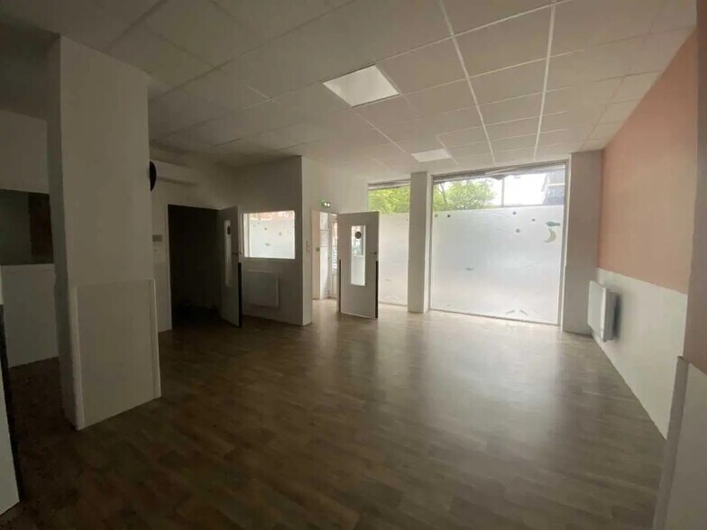 Local commercial dans Le Havre à louer - Photo de l’immeuble – Image 2 sur 7