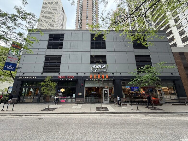 401 E Ontario St, Chicago, IL à louer - Photo de l’immeuble – Image 1 sur 9