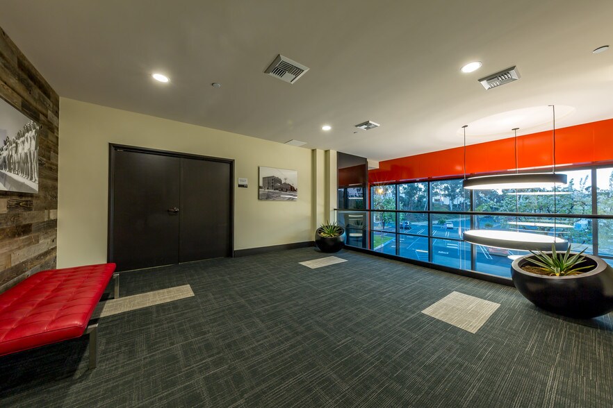 9619 Chesapeake Dr, San Diego, CA à louer - Photo intérieure – Image 3 sur 6