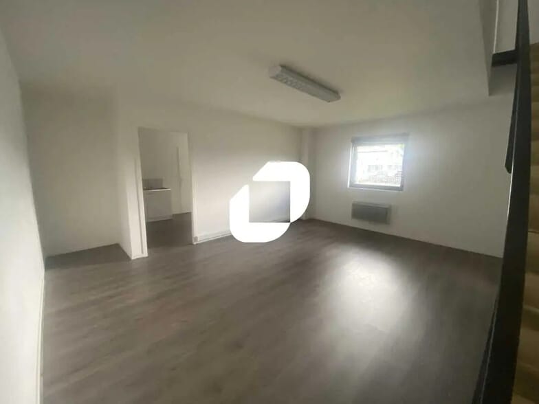 Bureau dans SAINT-JEAN-D'ILLAC à louer - Photo de l’immeuble – Image 3 sur 3