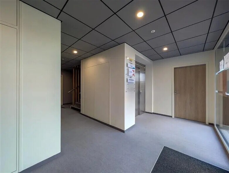 Bureau dans Langueux à louer - Photo de l’immeuble – Image 2 sur 9